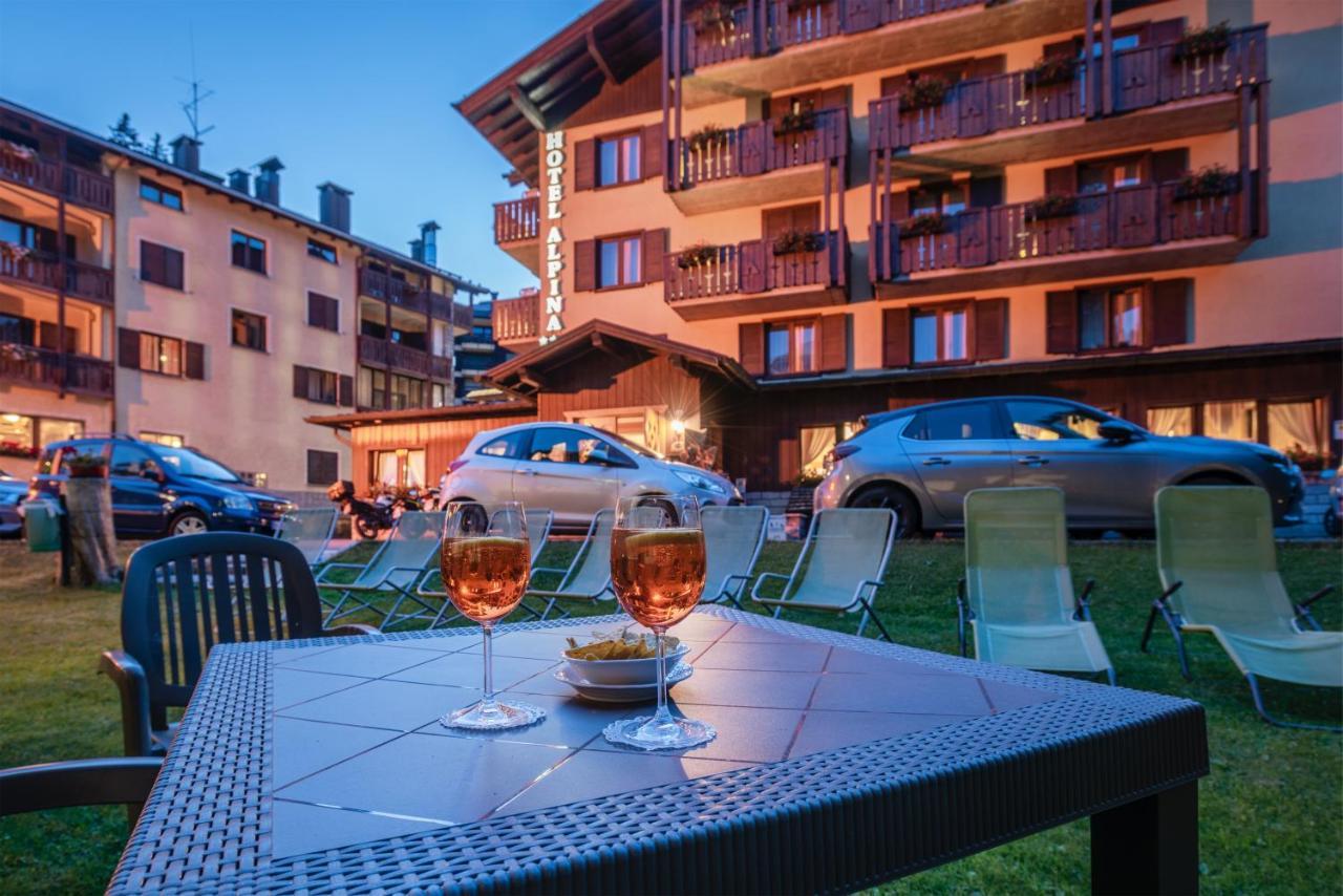 Hotel Alpina Madonna di Campiglio Exterior photo